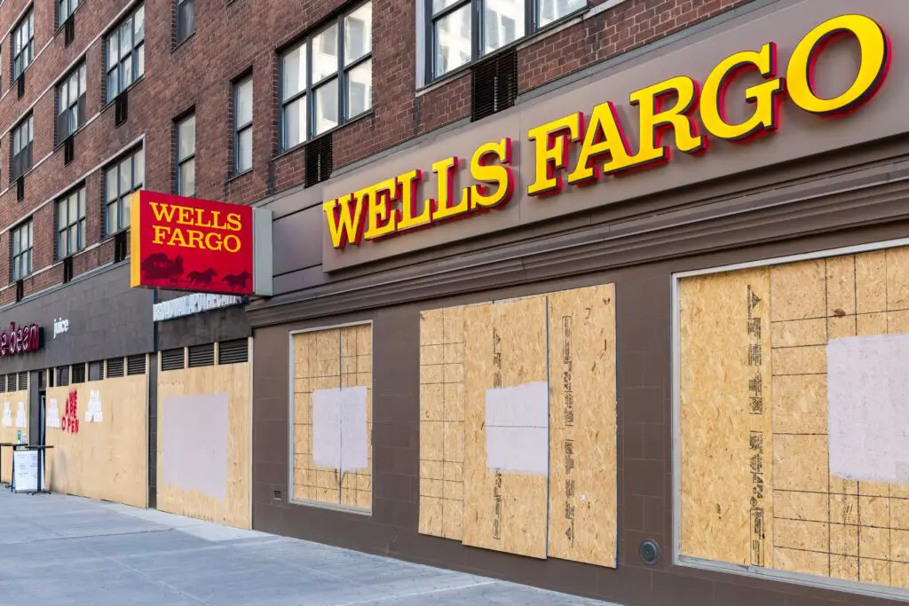 Is Wells Fargo in Trouble? Daily Opinion Polls